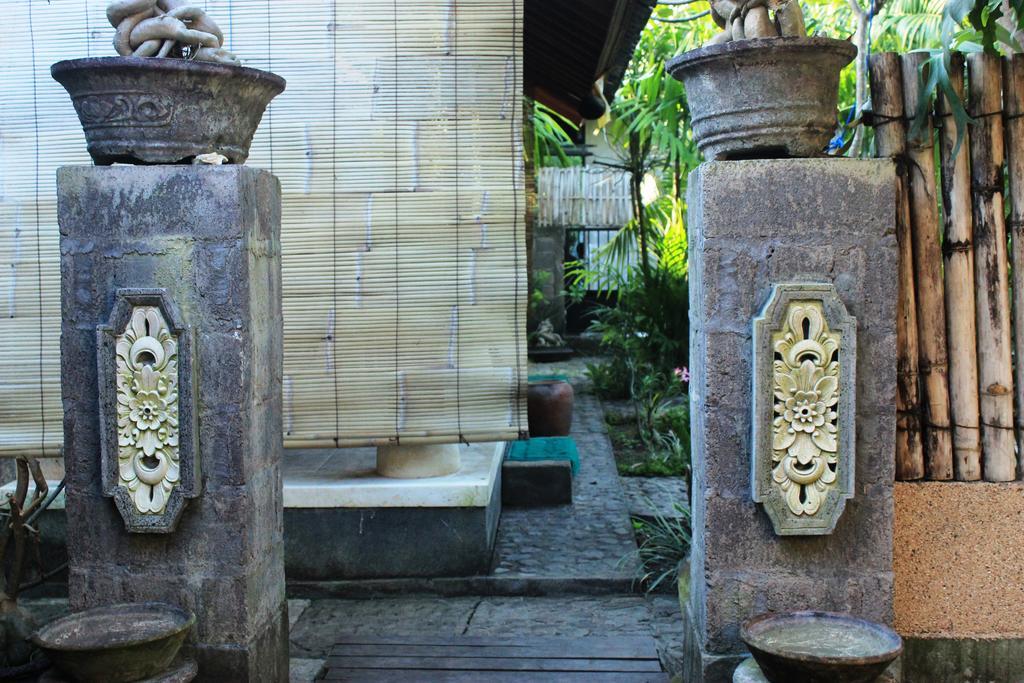 Hotel Toke Menjangan Banyuwedang Esterno foto