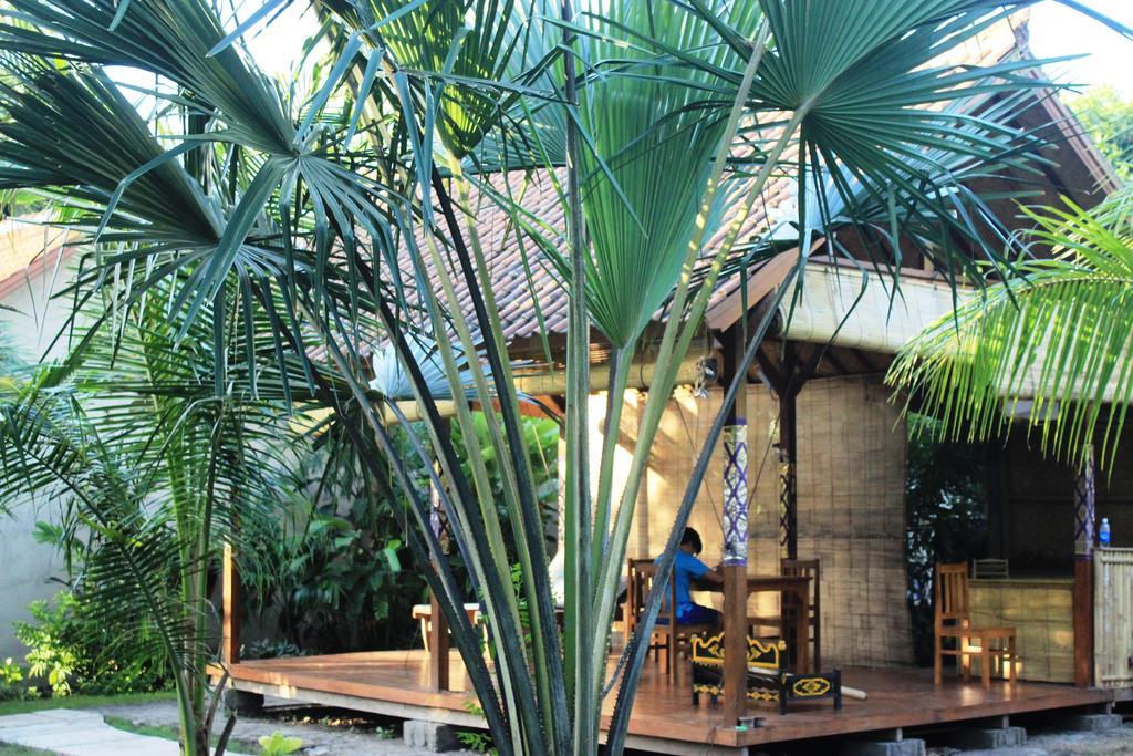 Hotel Toke Menjangan Banyuwedang Esterno foto