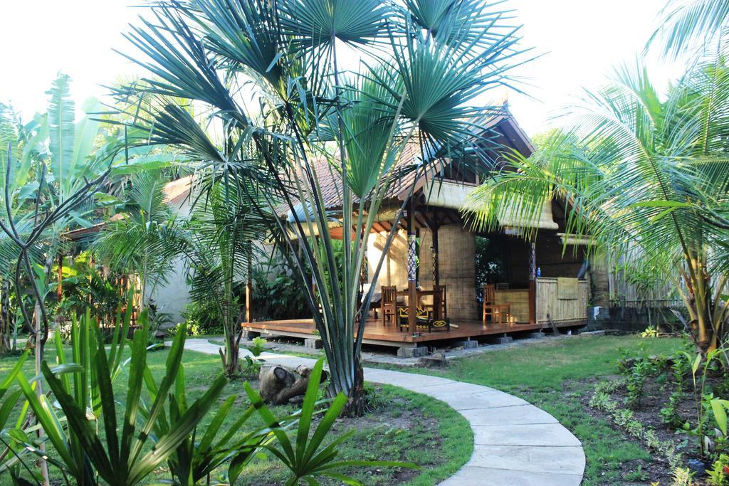 Hotel Toke Menjangan Banyuwedang Esterno foto